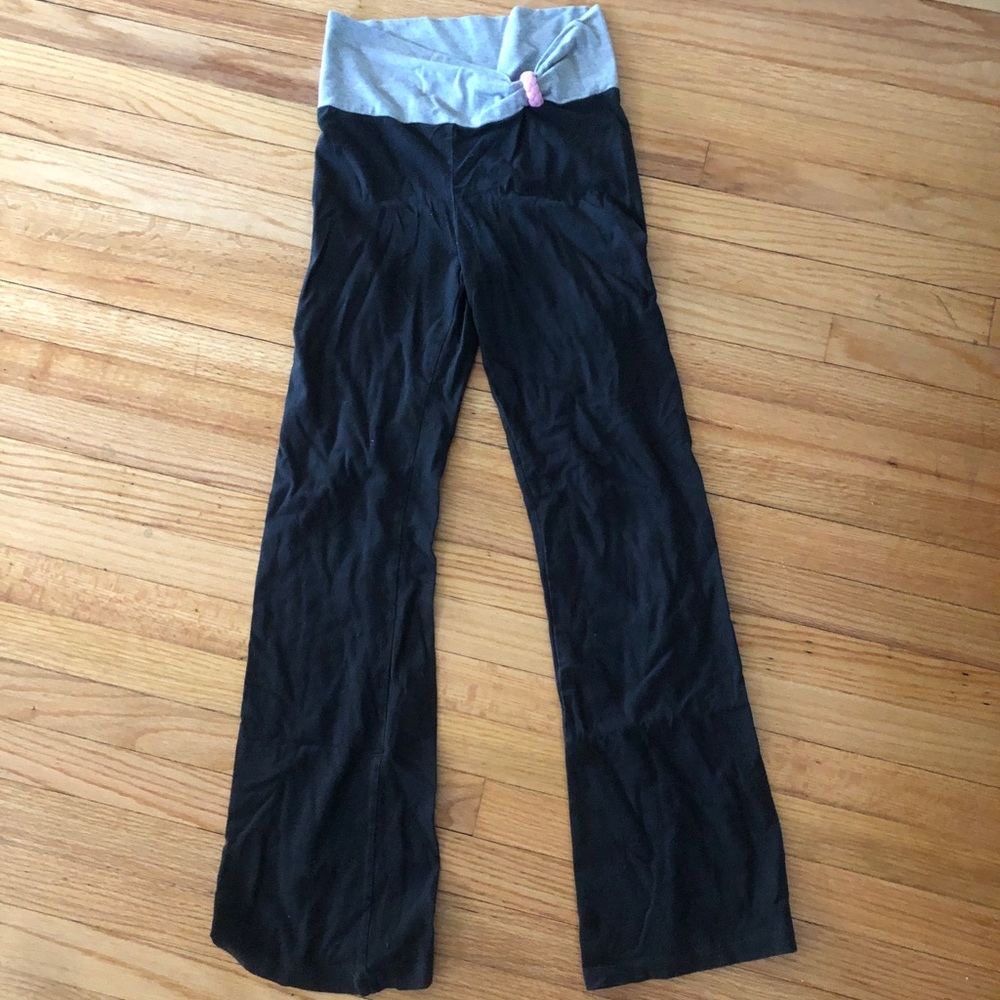 ‼️ VS YOGA PANTS ‼️